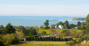 Photo of Half Moon Bay coastline.